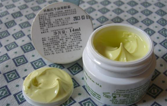科颜氏牛油果眼霜适合什么年龄 看看你是不是也需要眼霜防老