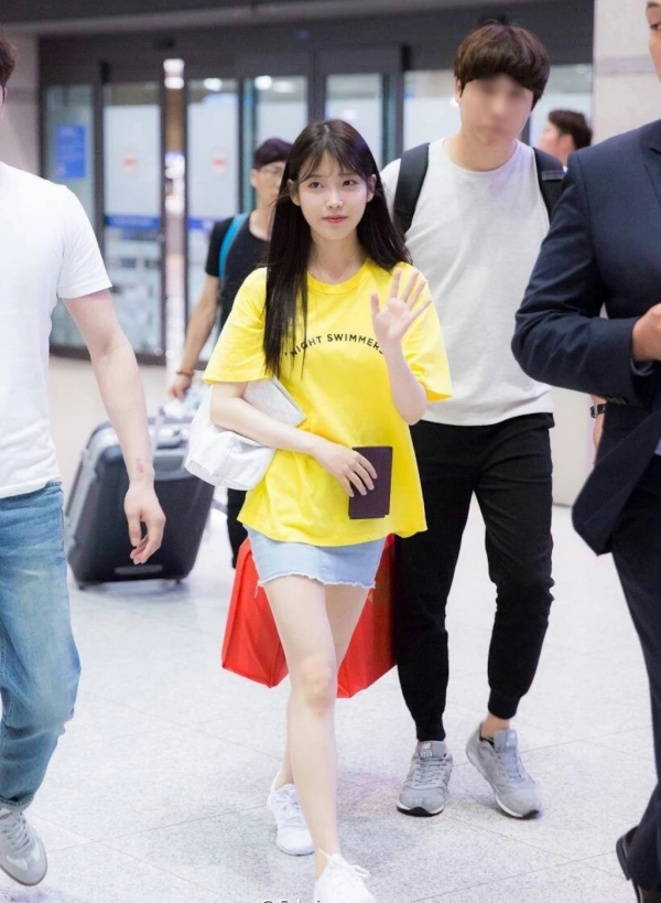 IU李智恩穿衣搭配  清新少女风才最美