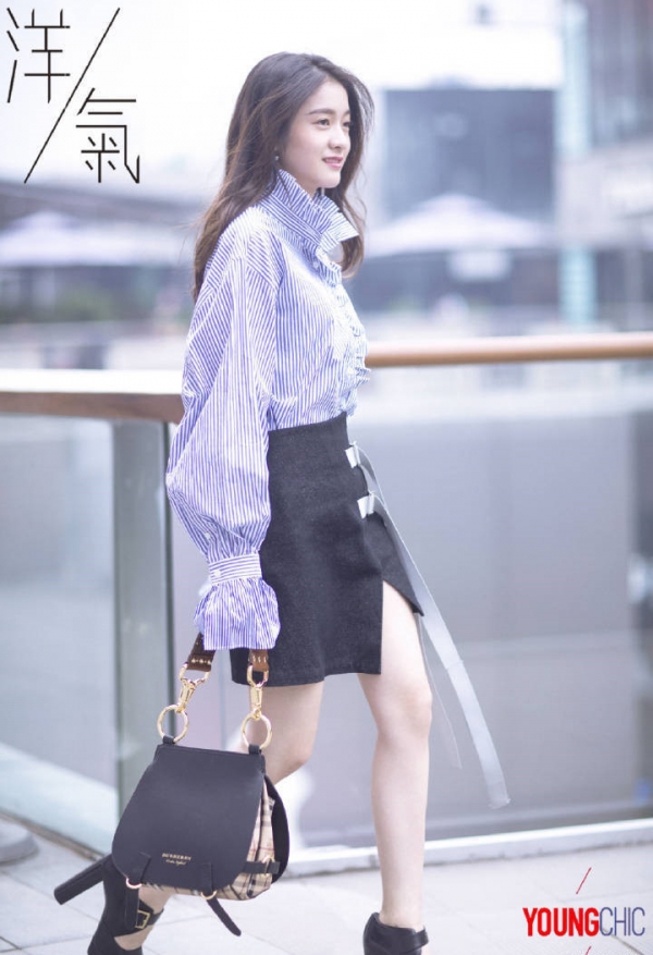 张雪迎最新街拍 玩转时髦少女风