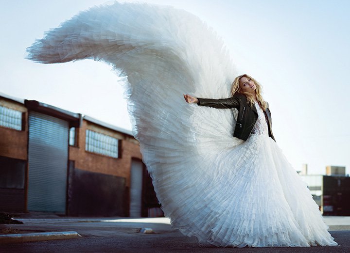 超模Martha Hunt 演绎《Harper’s Bazaar》时尚杂志大片
