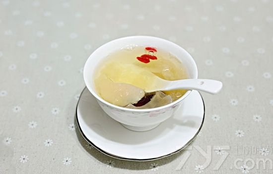 冰糖雪梨能治咳嗽吗 春天吃冰糖雪梨润肺止咳