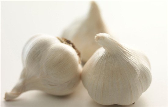 什么样的人不能吃大蒜 这5类人绝不能多食大蒜
