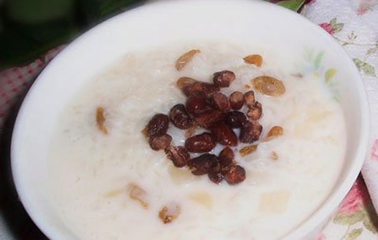 宝宝嘴唇发白吃什么好 四款食谱帮宝宝恢复气色