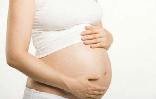 孕妇能抠肚脐眼吗 用力抠肚脐眼易致流产