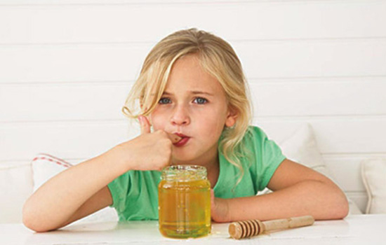 一岁宝宝能喝蜂蜜水吗 喝蜂蜜水最好一岁以上