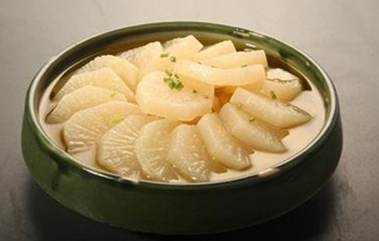 宝宝冬天咳嗽怎么办 针对不同的咳嗽采取不同食疗法
