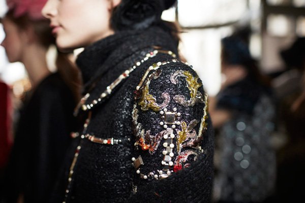 香奈儿Chanel巴黎时装秀场资讯 Chanel2024早秋系列秀场时尚配饰大赏
