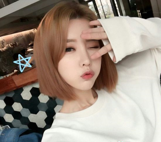短头发染发图片 换款发色立马时髦起来
