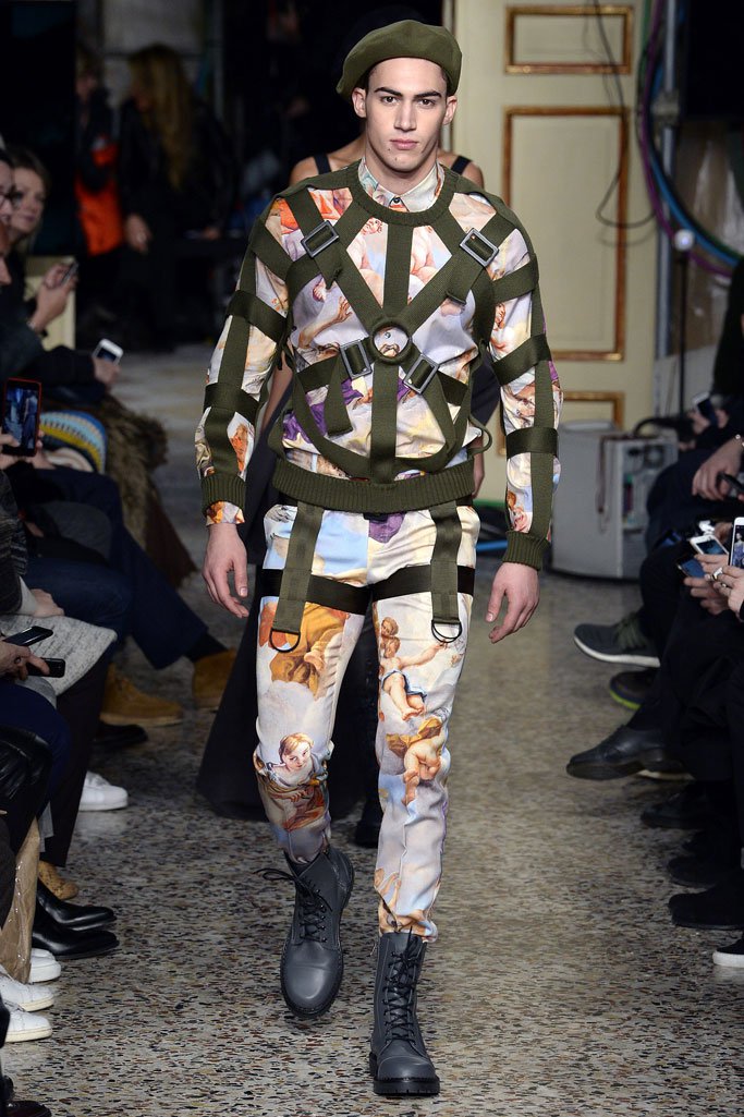 Moschino（莫斯奇诺）2024米兰时装周男装秀