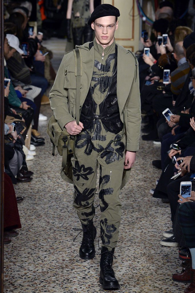 Moschino（莫斯奇诺）2024米兰时装周男装秀