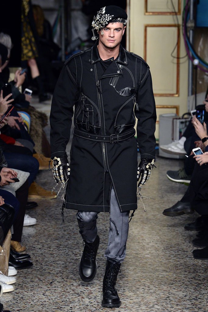 Moschino（莫斯奇诺）2024米兰时装周男装秀