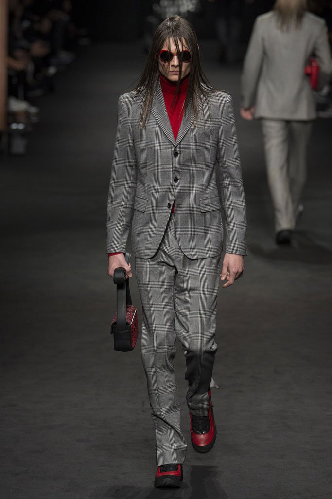 Versace（范思哲）2024米兰时装周秋冬男装秀