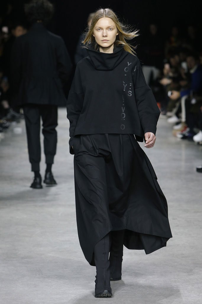 Y-3 2024巴黎时装周秋冬男装秀