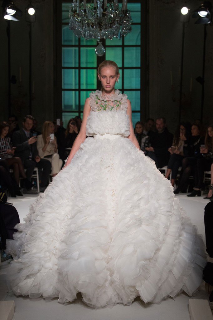 Giambattista Valli 2024巴黎时装周春夏时装秀