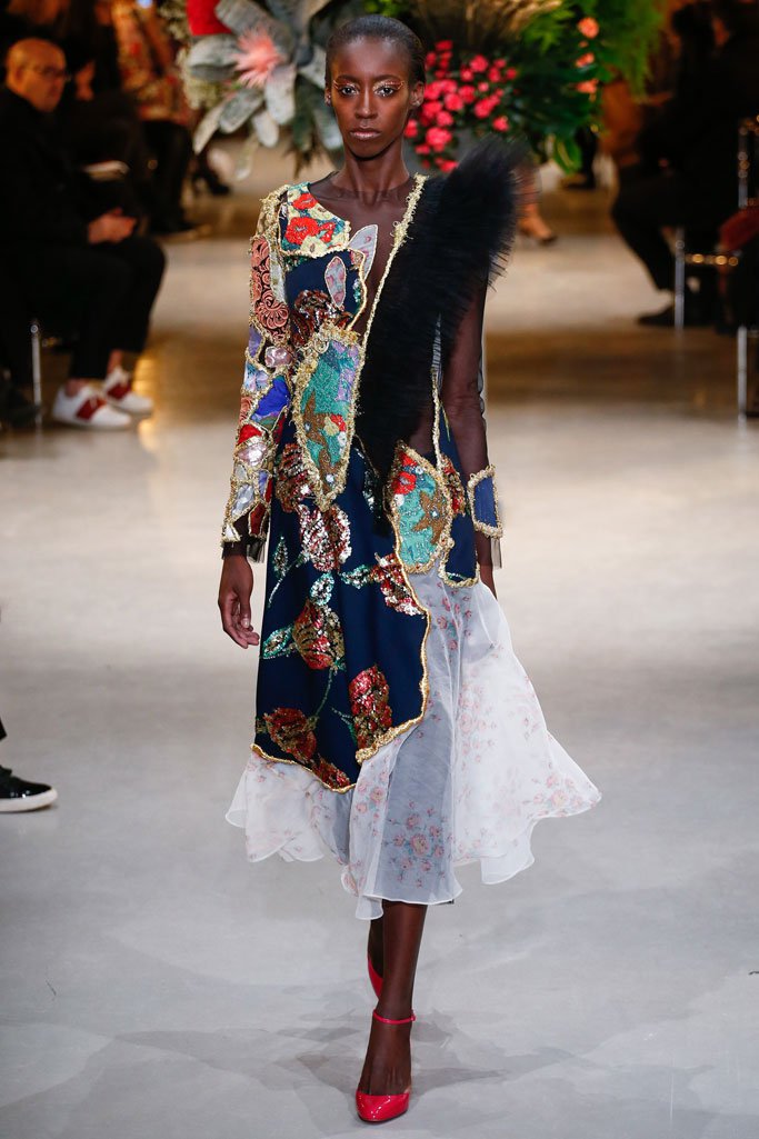 Viktor & Rolf（维果罗夫）2024巴黎时装周春夏时装秀