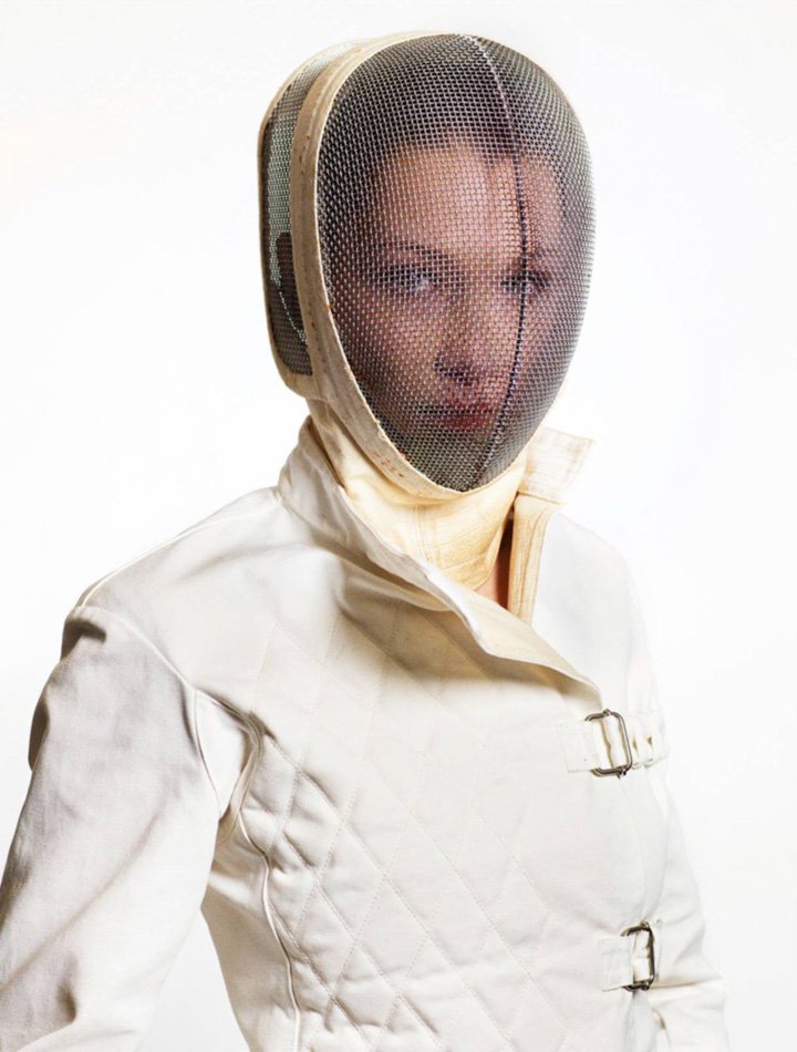 超模Bella Hadid演绎《Vogue》时尚杂志2月刊写真大片