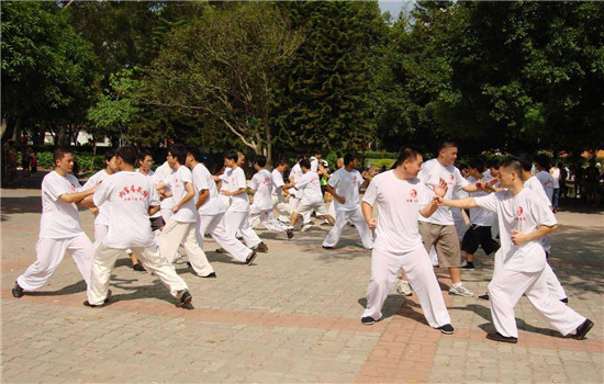 太极拳的好处是什么 太极尤其适合老年人运动