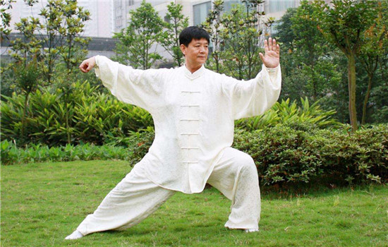 打太极拳为什么膝盖疼 或是锻炼姿势不恰当