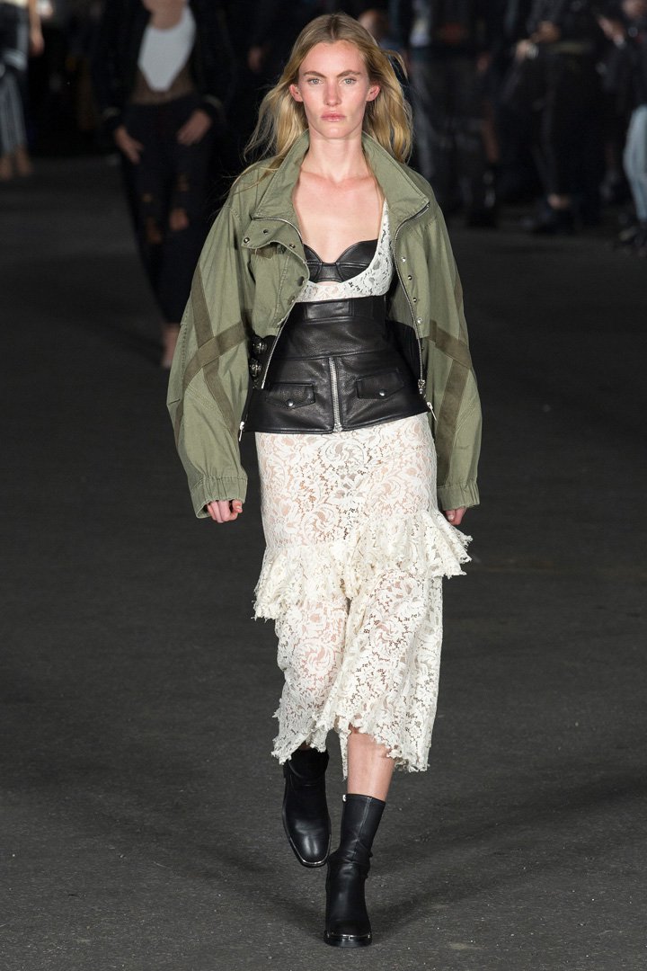 Alexander Wang（亚历山大·王）2024春夏纽约时装周时装秀