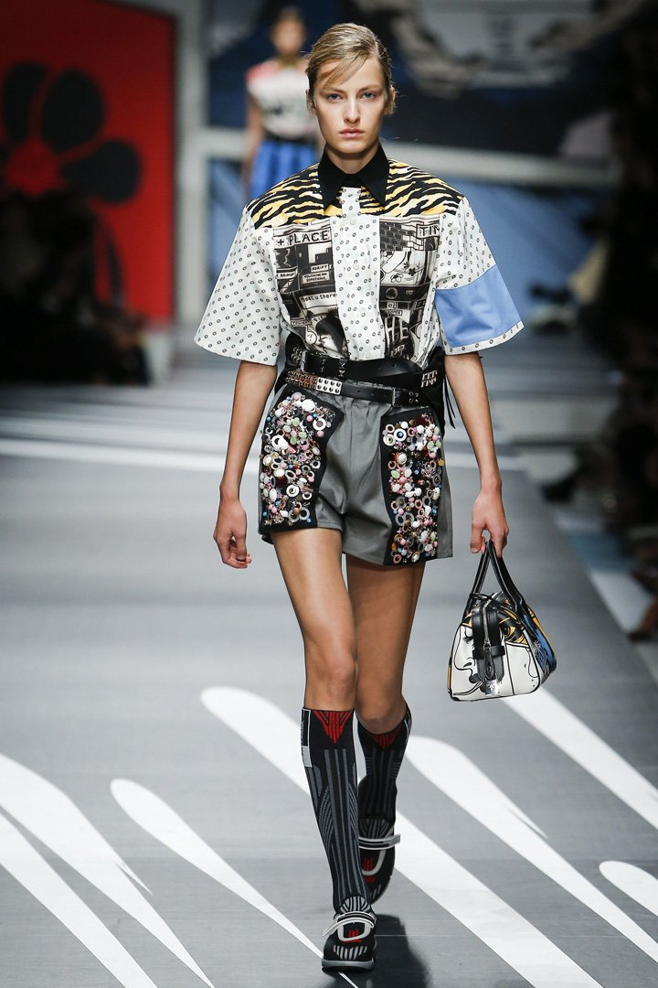 PRADA（普拉达）2024米兰时装周时装秀