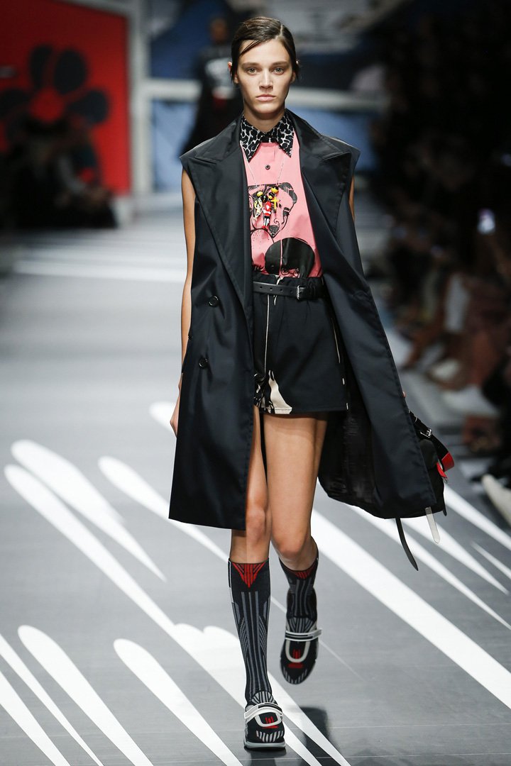 PRADA（普拉达）2024米兰时装周时装秀