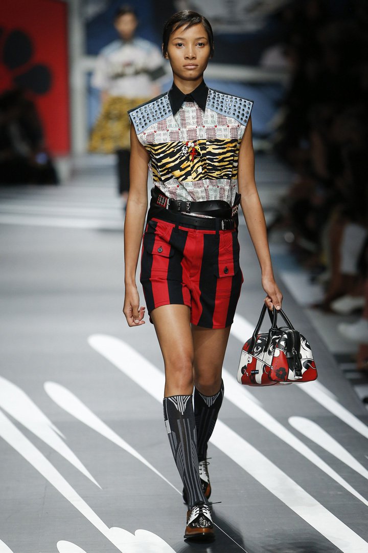 PRADA（普拉达）2024米兰时装周时装秀