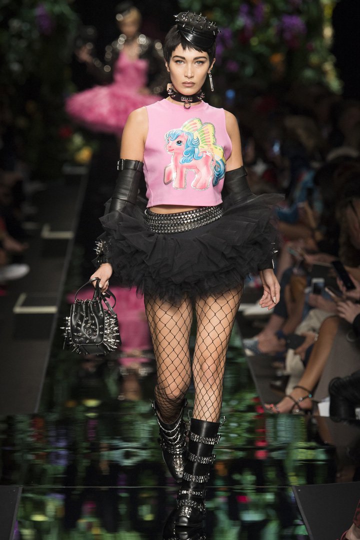 Moschino（莫斯其诺）2024米兰时装周时装秀