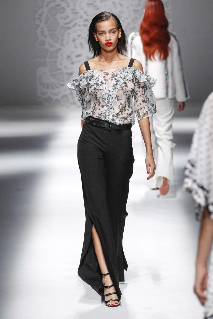Blumarine（蓝色情人）2024米兰时装周时装秀