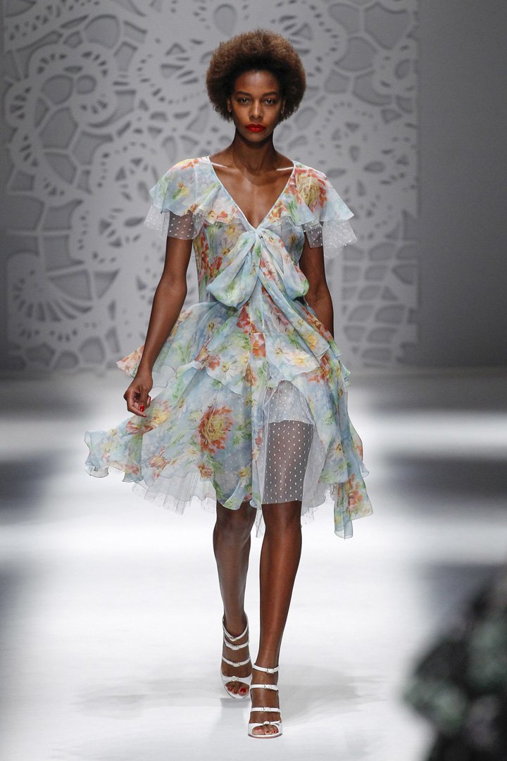 Blumarine（蓝色情人）2024米兰时装周时装秀