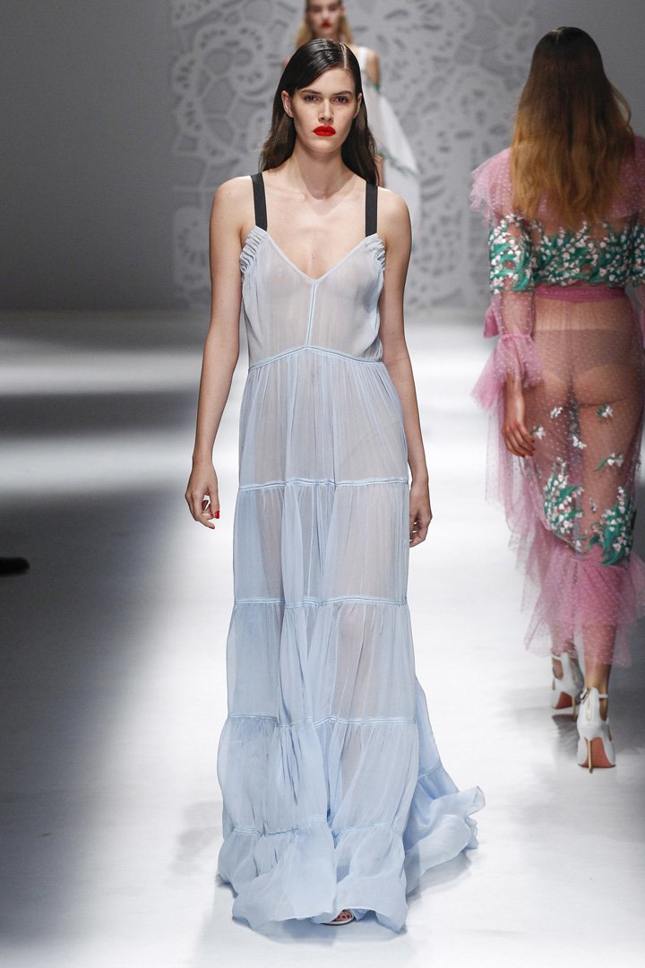 Blumarine（蓝色情人）2024米兰时装周时装秀