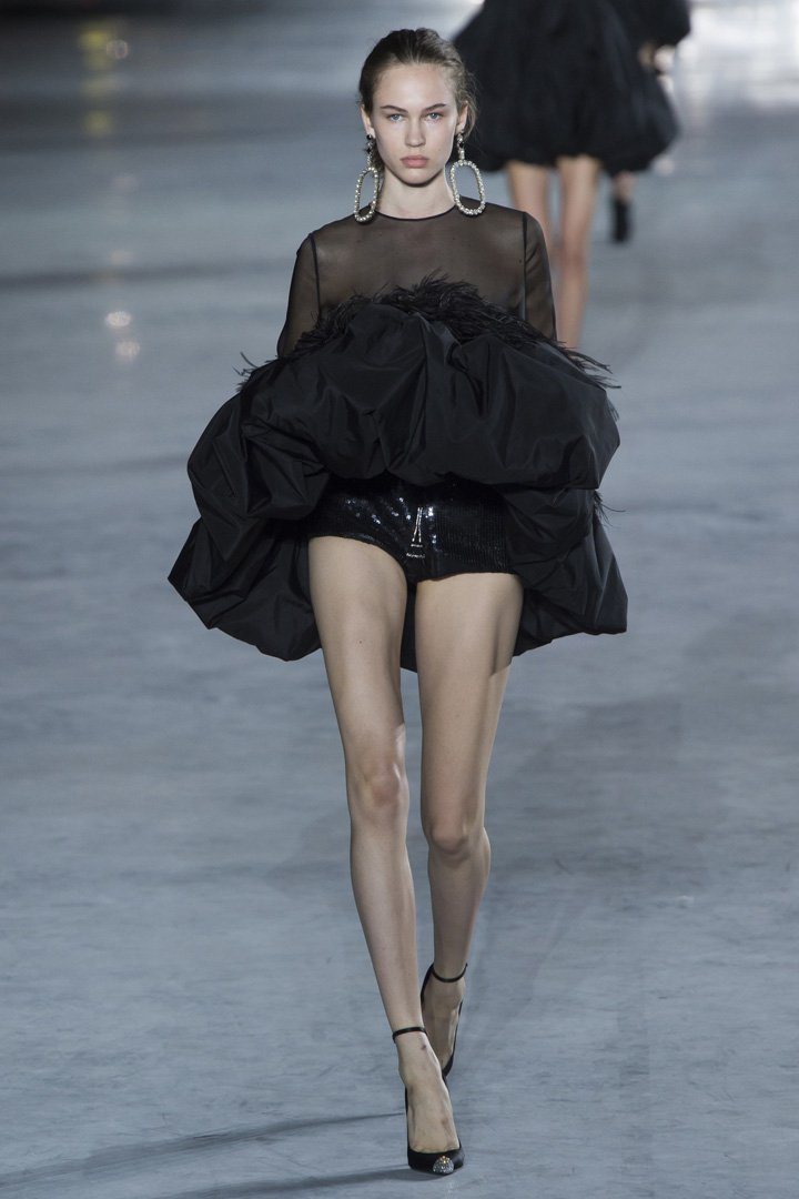 Saint Laurent（圣罗兰）2024巴黎时装周时装秀