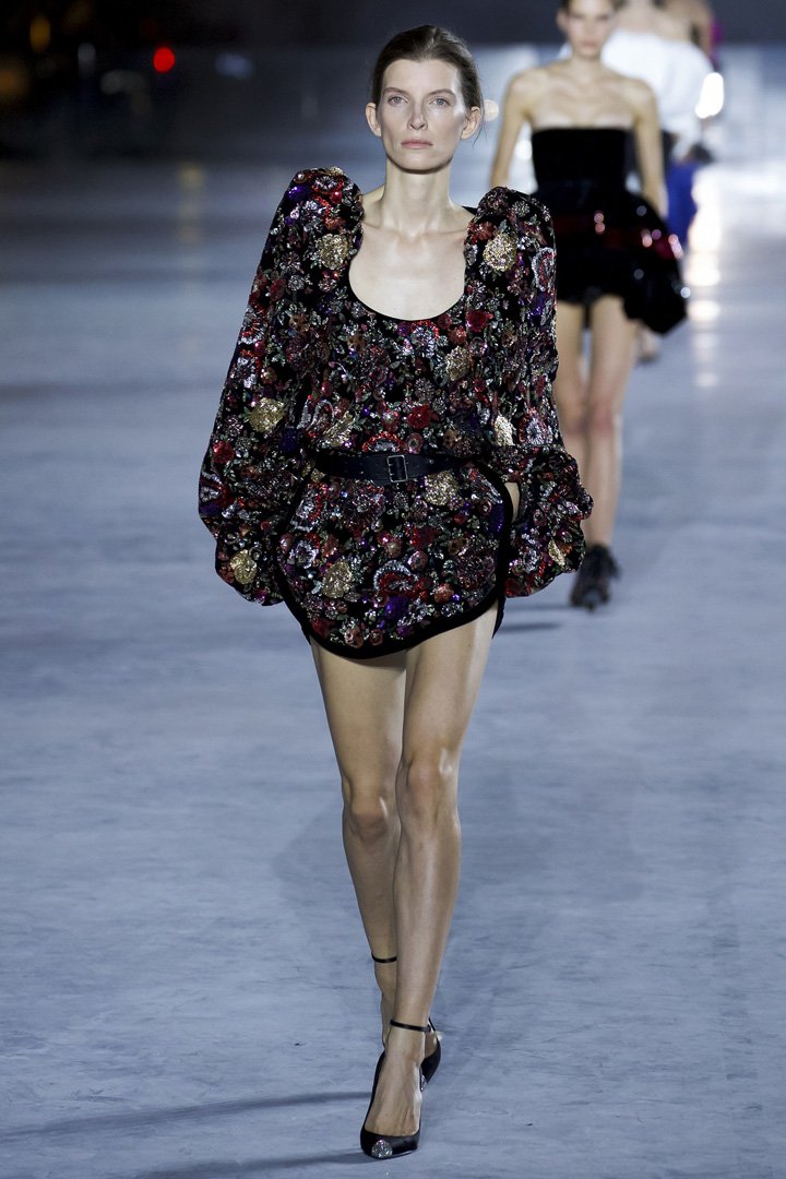 Saint Laurent（圣罗兰）2024巴黎时装周时装秀