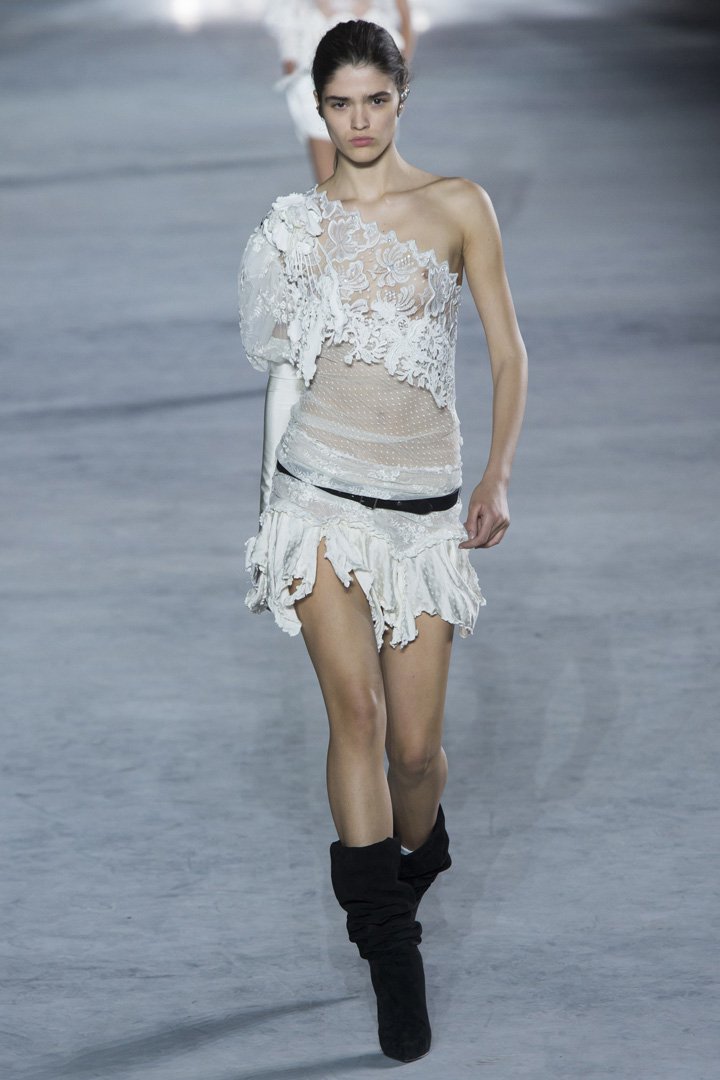 Saint Laurent（圣罗兰）2024巴黎时装周时装秀