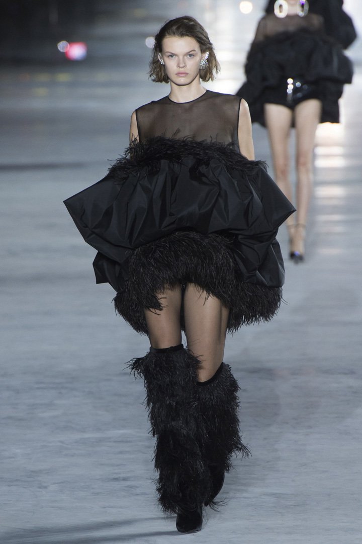 Saint Laurent（圣罗兰）2024巴黎时装周时装秀
