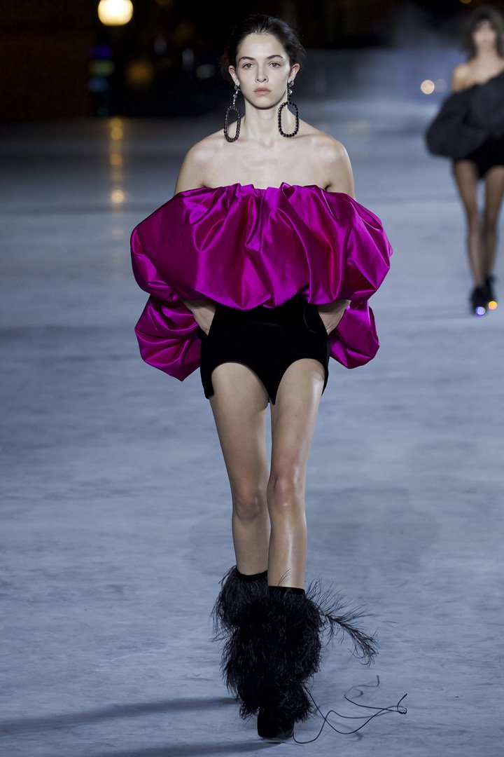 Saint Laurent（圣罗兰）2024巴黎时装周时装秀