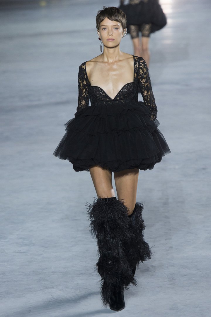 Saint Laurent（圣罗兰）2024巴黎时装周时装秀