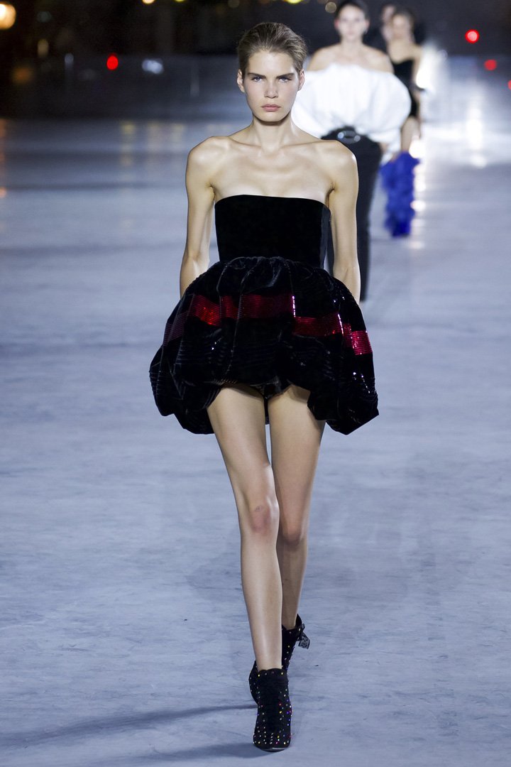 Saint Laurent（圣罗兰）2024巴黎时装周时装秀