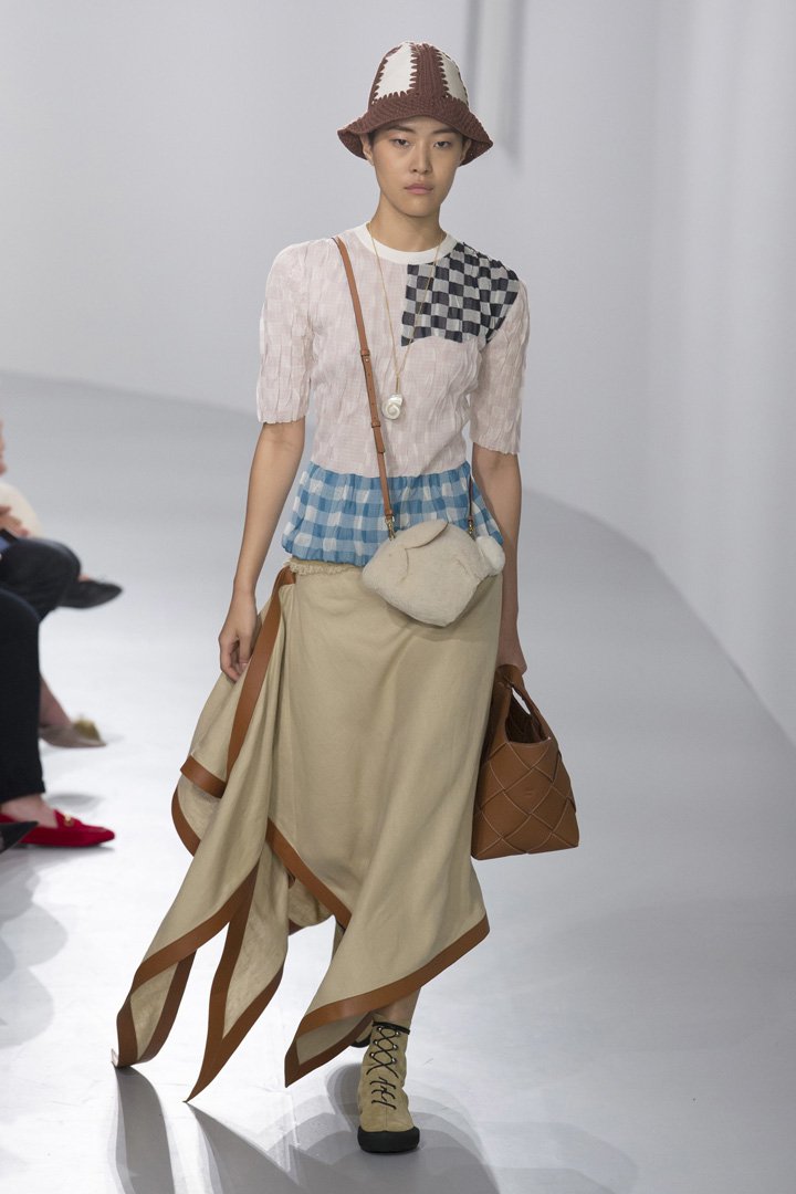 LOEWE（罗意威）201巴黎时装周女装秀