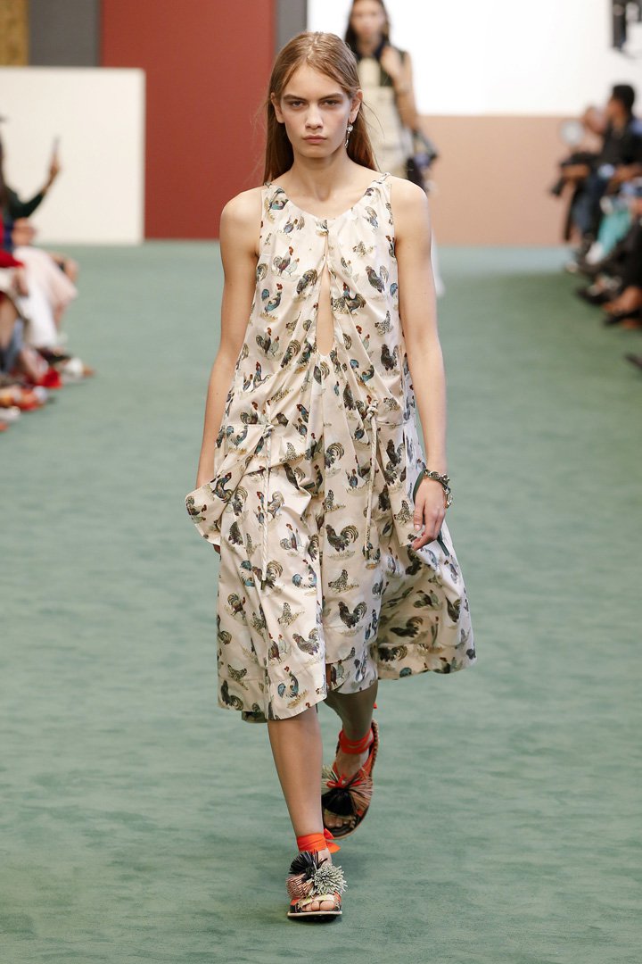Carven（卡纷）2024巴黎时装周时装秀
