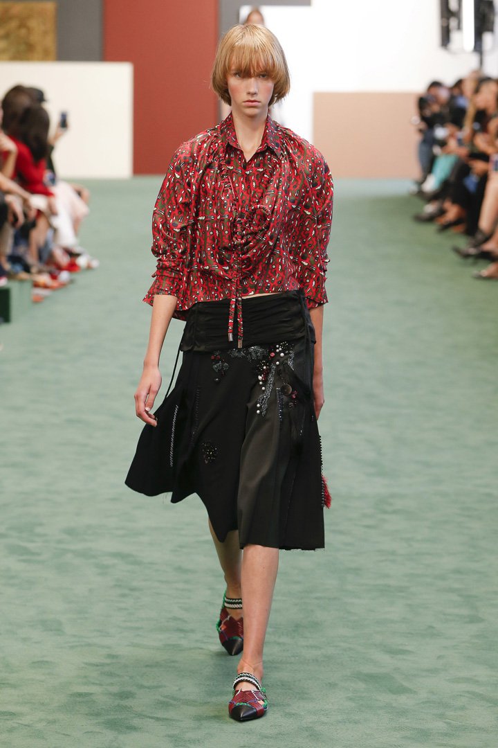 Carven（卡纷）2024巴黎时装周时装秀