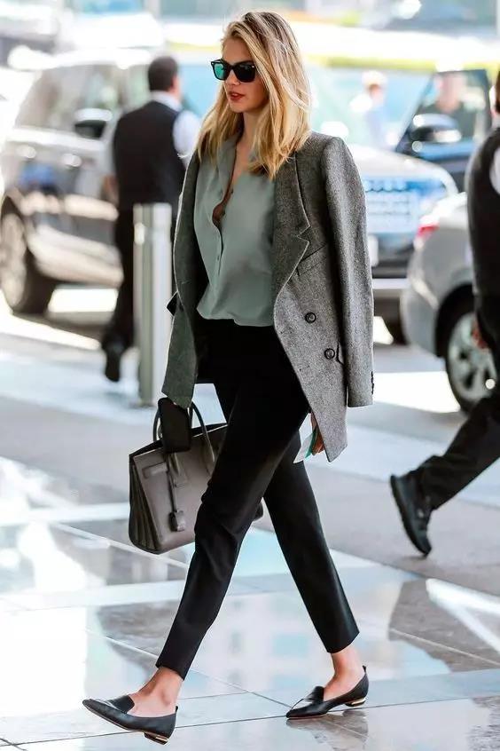 乐福鞋搭配什么衣服 这样搭女生也可以帅到没朋友
