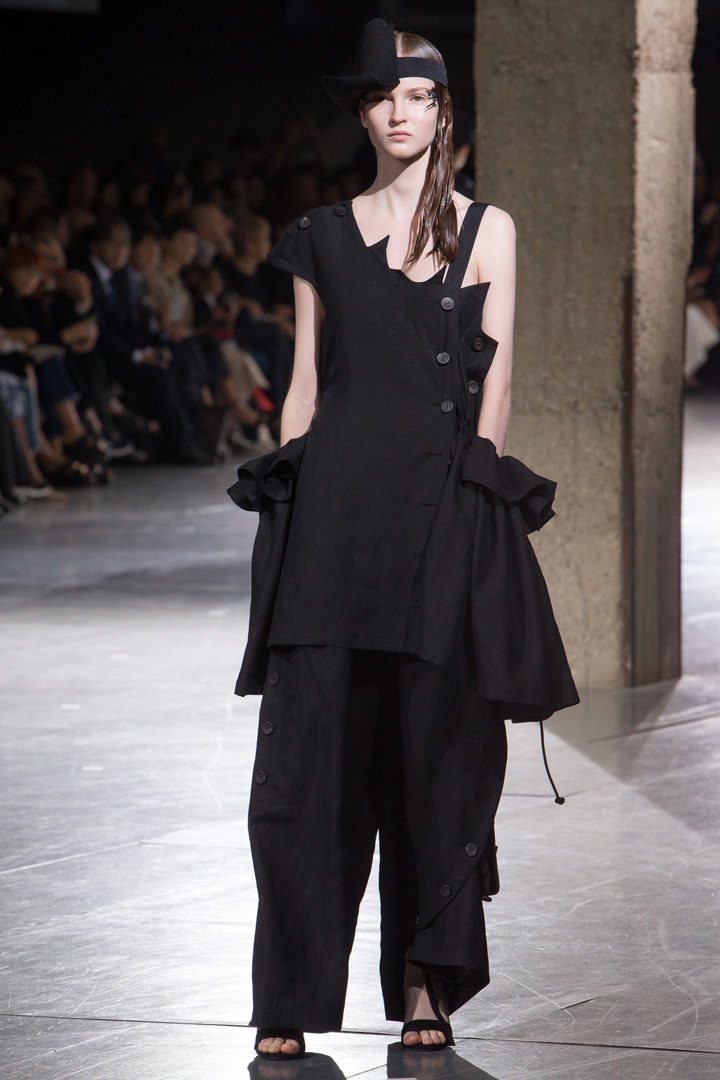 Yohji Yamamoto（山本耀司）2024巴黎时装周时装秀