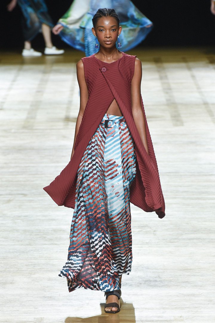 Issey Miyake（三宅一生）2024巴黎时装周时装秀