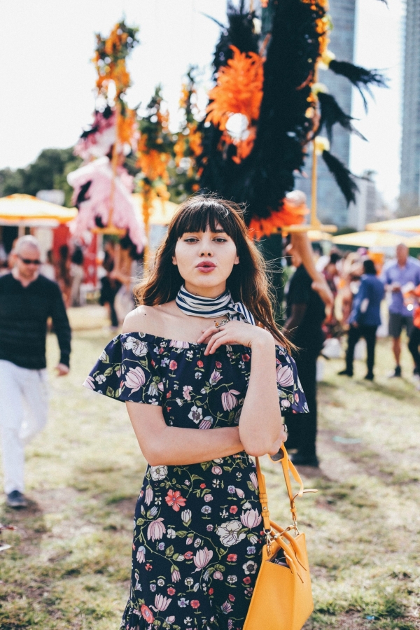 夏天要穿小碎花 拍照才能美美哒