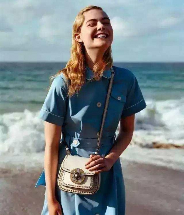 穿什么颜色的衣服显白 这几个颜色让你美成仙女
