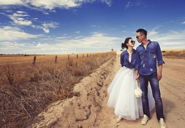 婚纱配帆布鞋 从小众步向主流