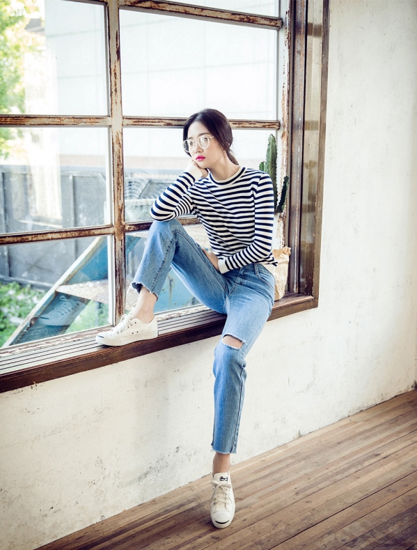 长袖条纹T恤女 打造文艺少女风