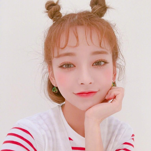 染发颜色2024女图片 时尚发色真显美范儿