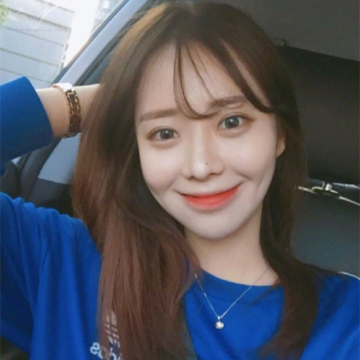 染发颜色2024女图片 时尚发色真显美范儿