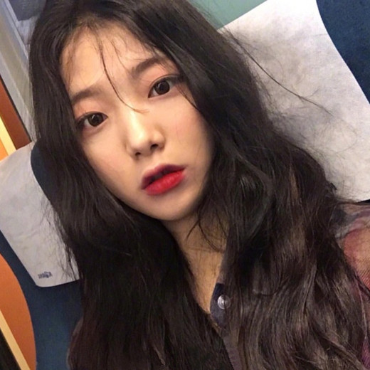 黑色长卷发图片女神范 你会来get吗